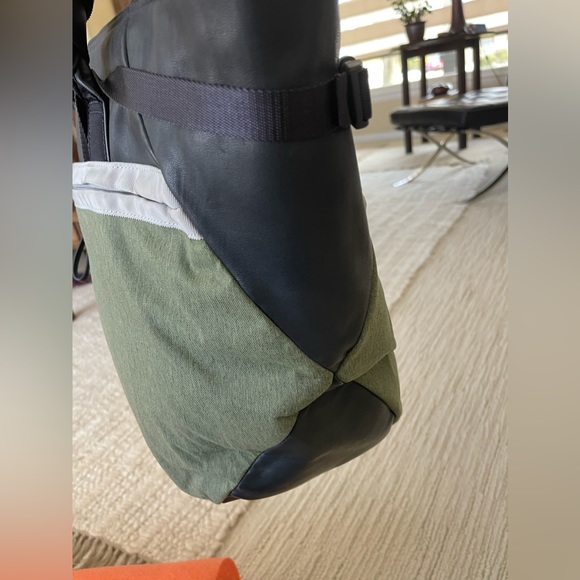 Lululemon gym bag. EUC. Loads of pockets. Very sturdy construction. - Picture 5 of 9